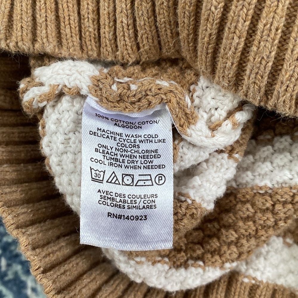 Sweater - Picture 3 of 3